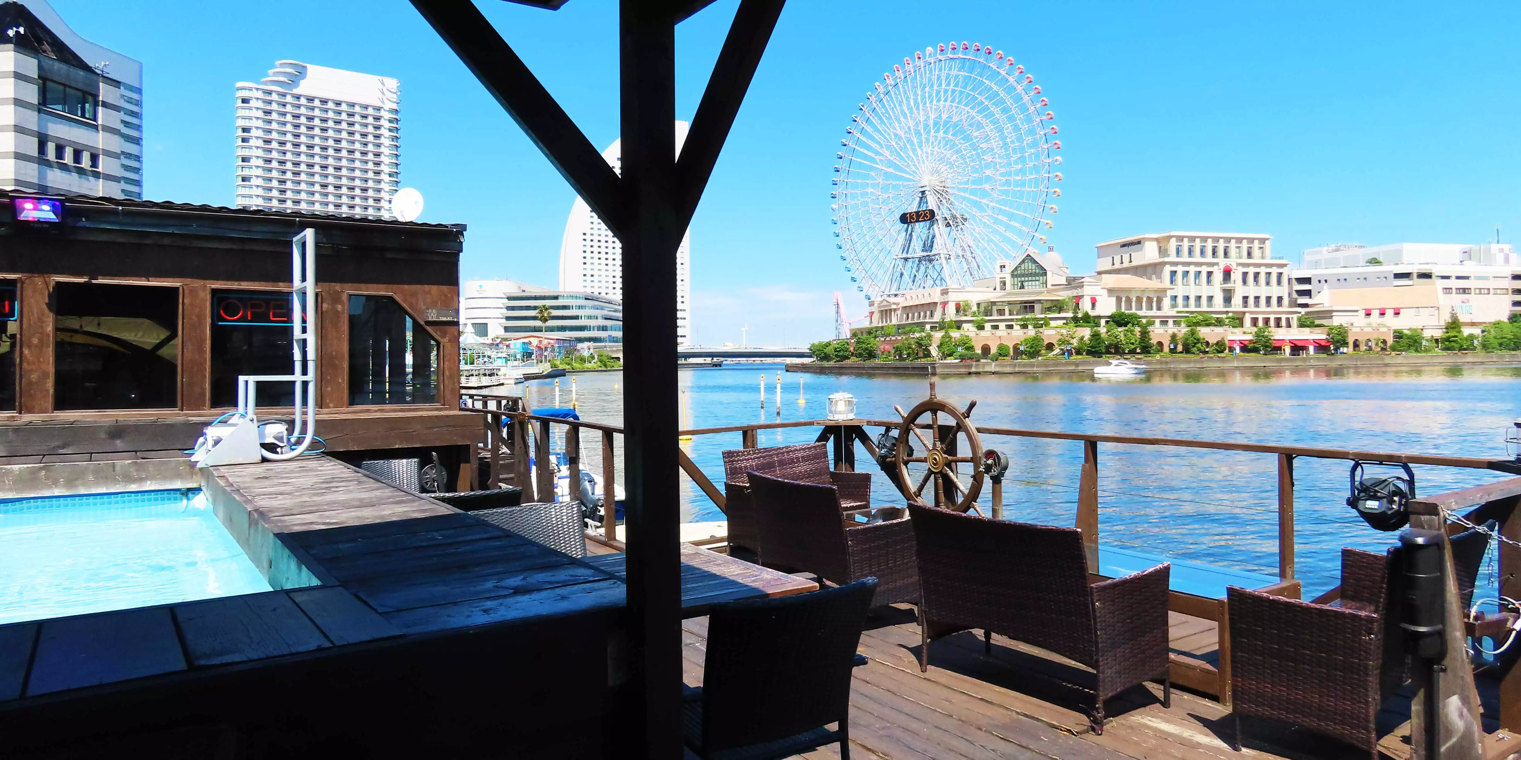 江ノ島と海が見えるロケーション